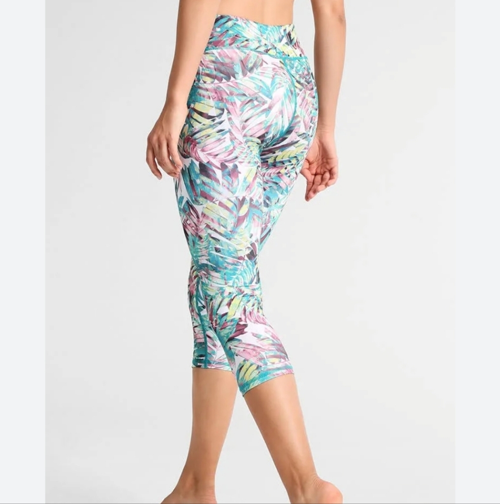 Prana Rozanne tropical palm women's capris size S